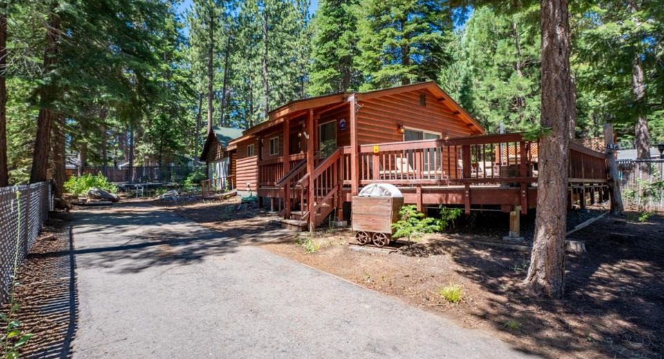 836 Hazel Drive, South Lake Tahoe, CA 96150 Photo