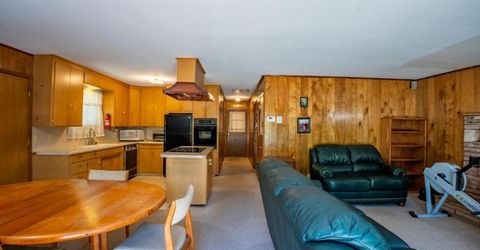 836 Hazel Drive, South Lake Tahoe, CA 96150 Photo
