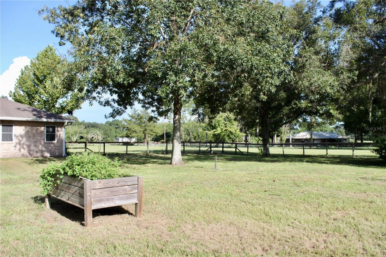 17650 NW 71st Avenue, Trenton, FL 32693 Photo