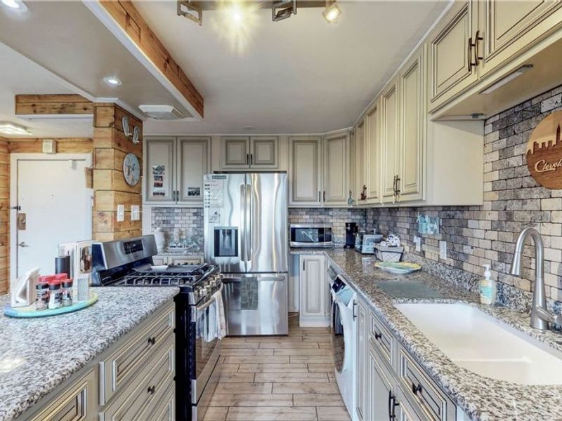 12900 Lake Avenue, Unit 915, Lakewood, OH 44107 Photo 13
