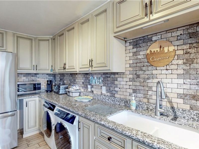 12900 Lake Avenue, Unit 915, Lakewood, OH 44107 Photo 17