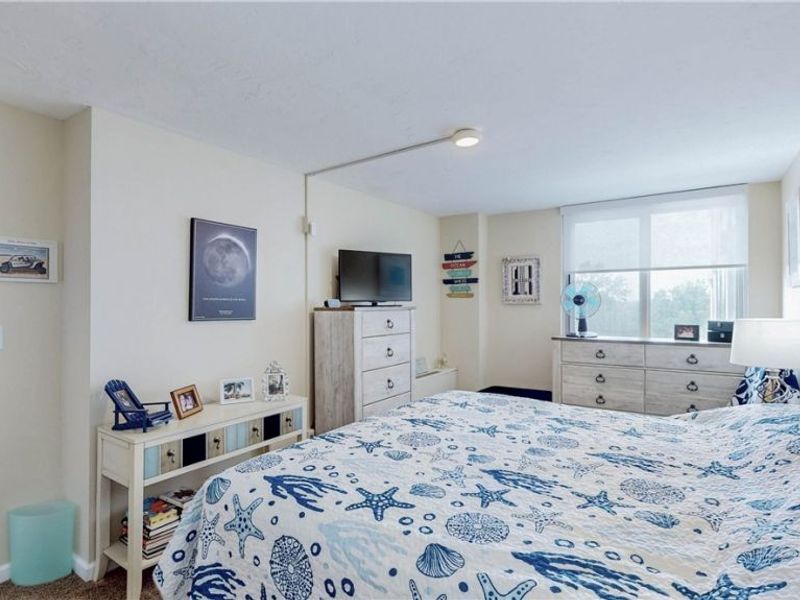 12900 Lake Avenue, Unit 915, Lakewood, OH 44107 Photo 8