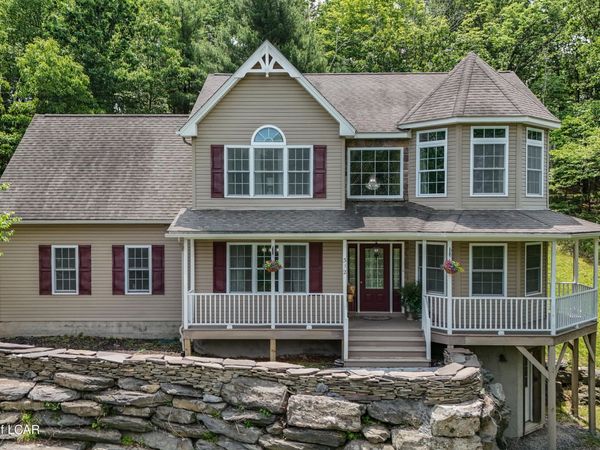 312 Reagan Drive, East Stroudsburg, PA 18301