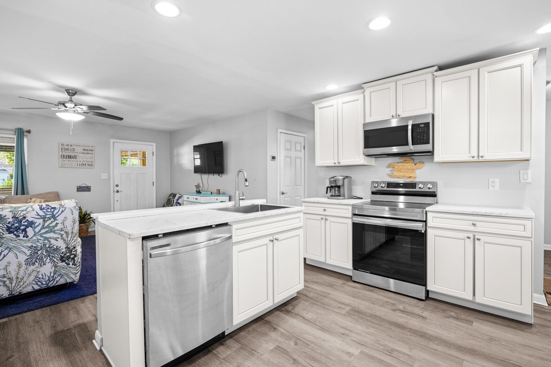 807 Bellamy Dr.  Photo 11