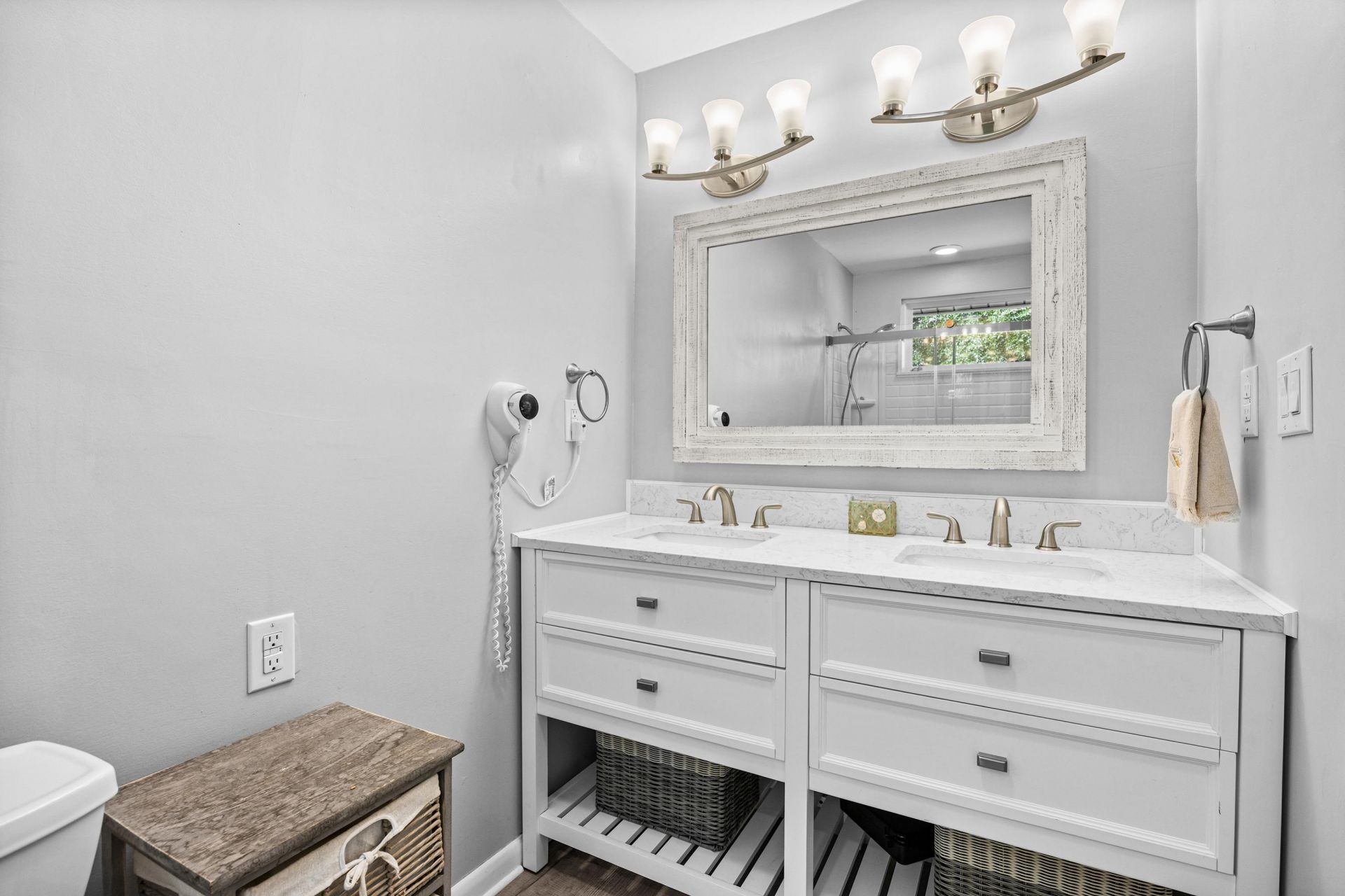 807 Bellamy Dr.  Photo 15