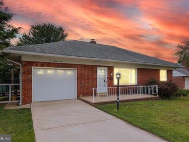 208 WILLOW STREET, HANOVER, PA 17331