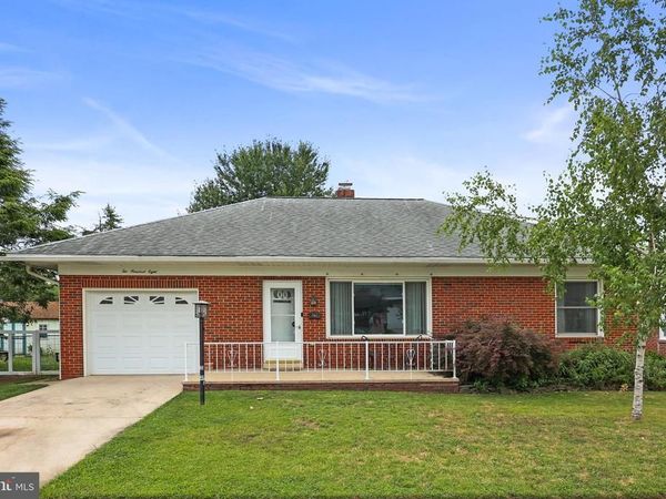 208 WILLOW STREET, HANOVER, PA 17331