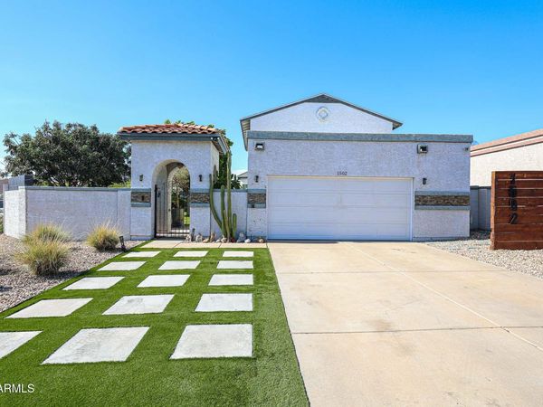 1502 E WESCOTT Drive, Phoenix, AZ 85024