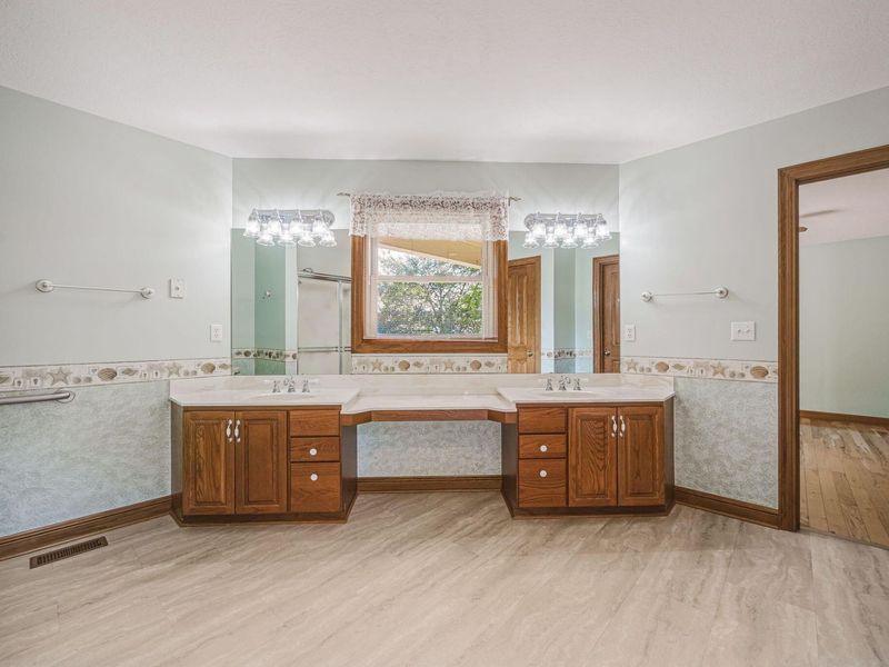 8429 London Groveport Road, Grove City, OH 43123 Photo 37