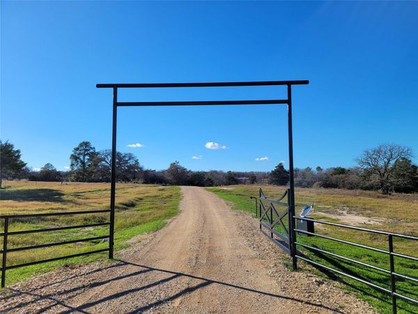 208 Newcastle DR , Red Rock, TX 78662
