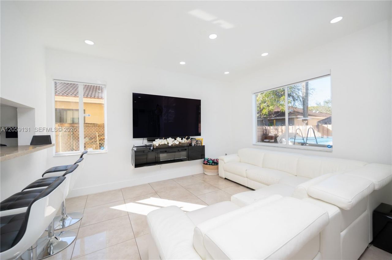 1046 NE 17th Ter , Homestead, FL 33033 Photo