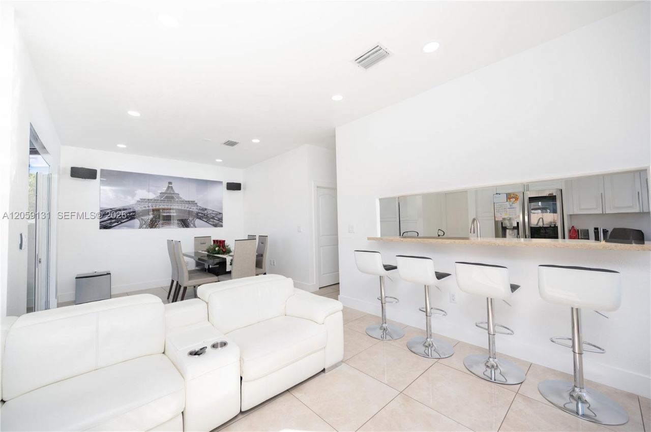 1046 NE 17th Ter , Homestead, FL 33033 Photo