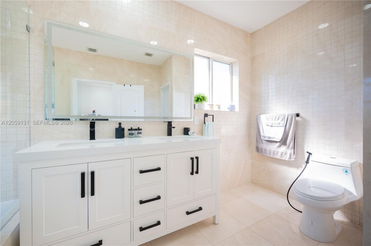 1046 NE 17th Ter , Homestead, FL 33033 Photo