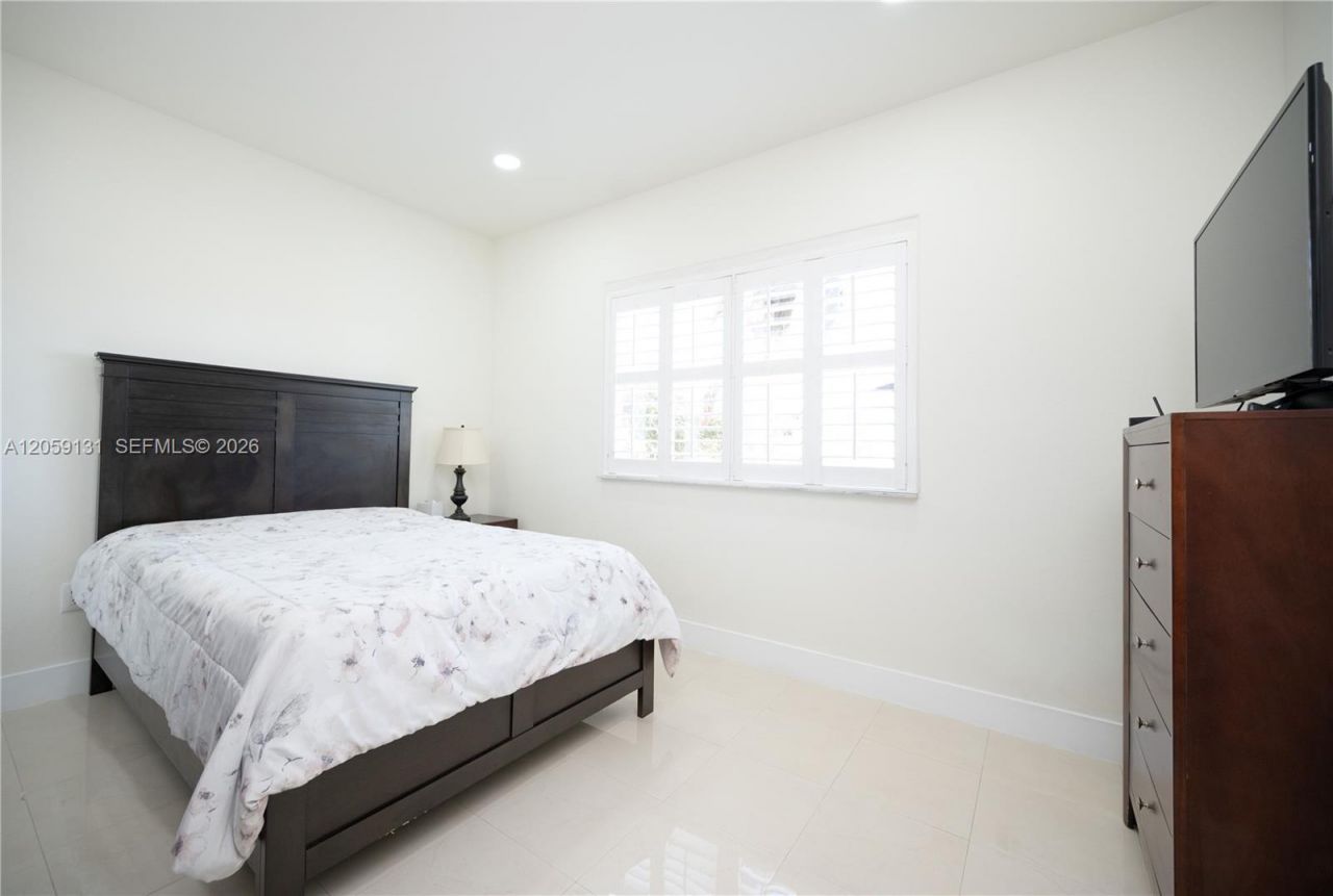 1046 NE 17th Ter , Homestead, FL 33033 Photo