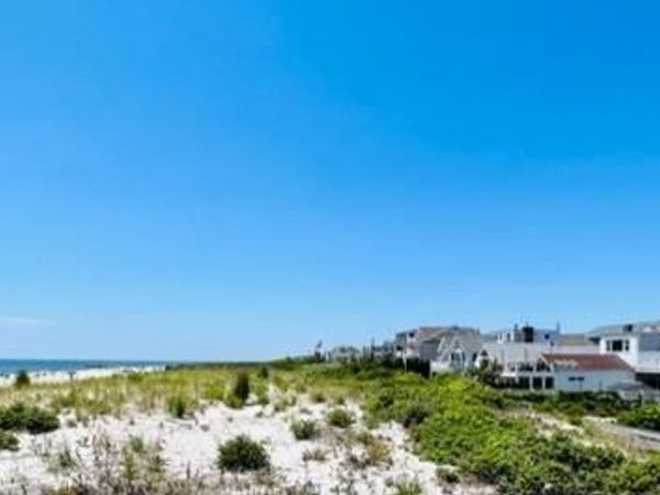 833 oceanfront , Unit Apt 1S, Long Beach, NY 11561