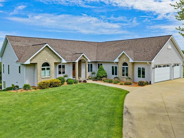 410 W Elroy Street, Elroy, WI 53929