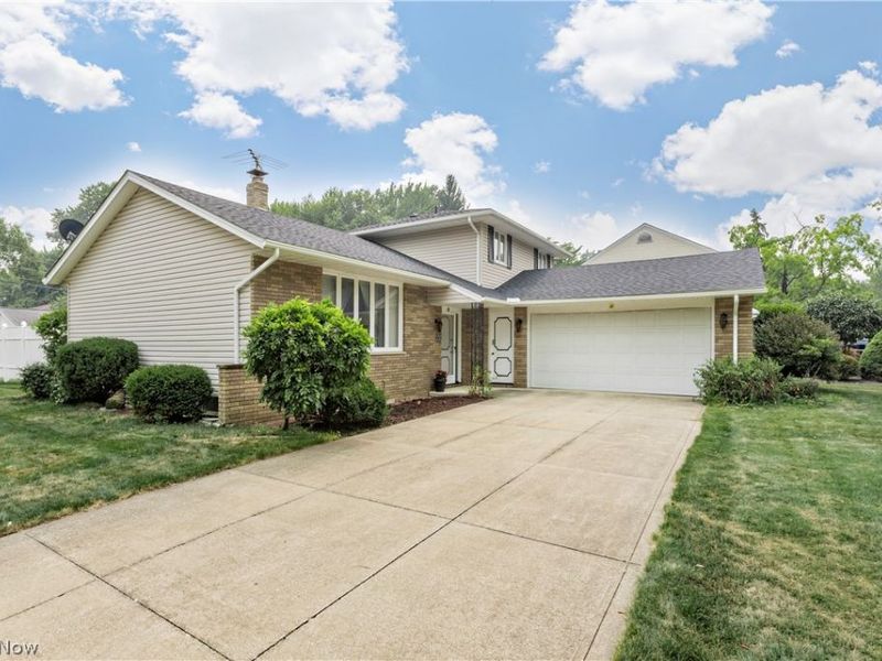 5134 Hickory Drive, Cleveland, OH 44124 Photo 2