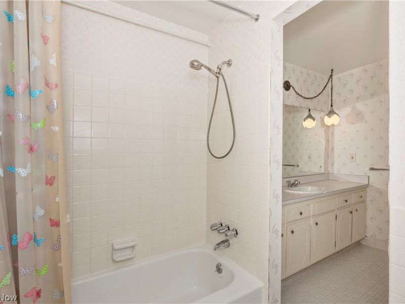 5134 Hickory Drive, Cleveland, OH 44124 Photo 25