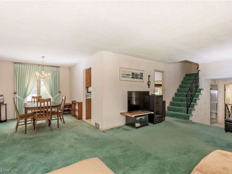 5134 Hickory Drive, Cleveland, OH 44124 Photo 6
