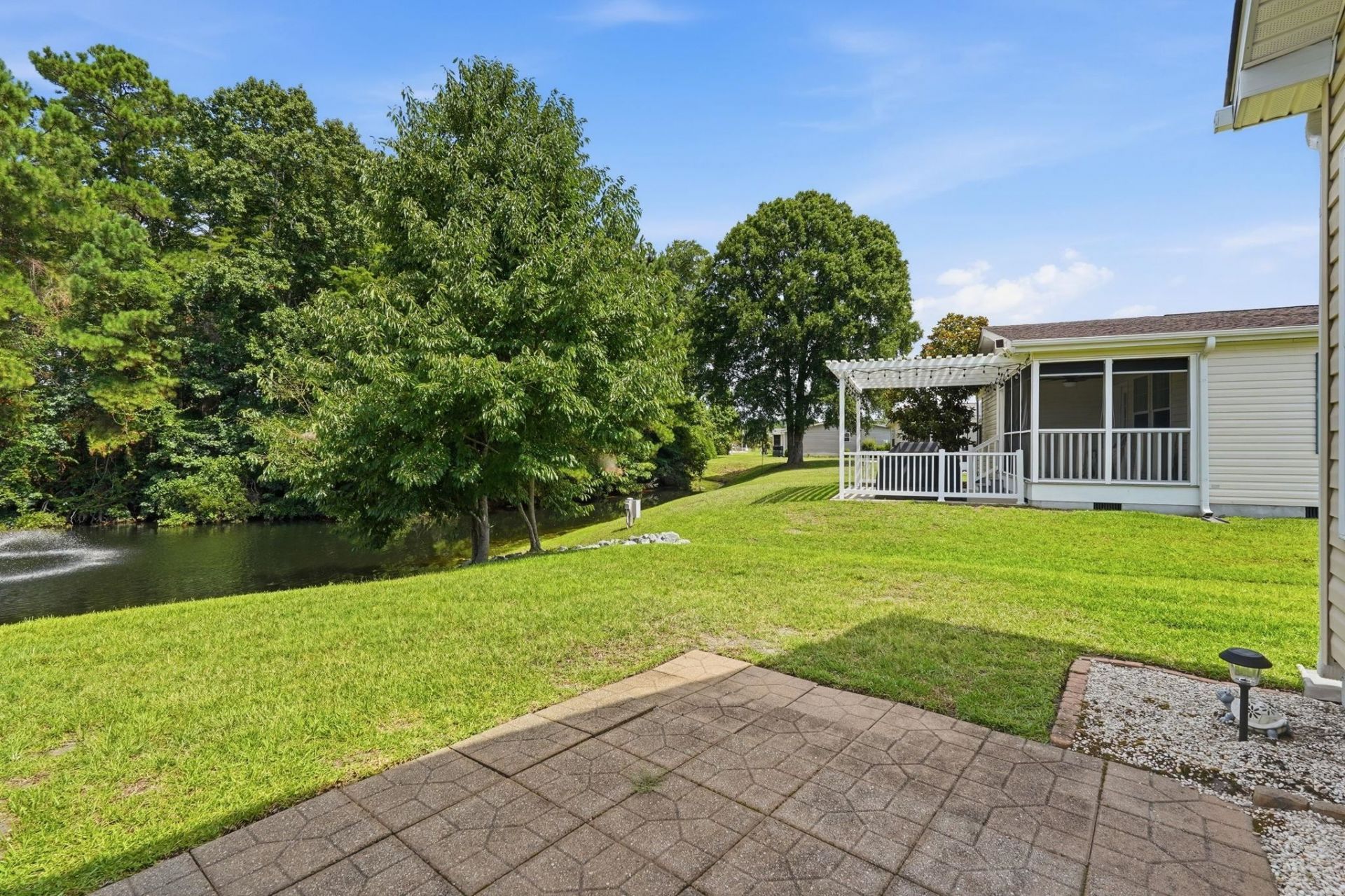 653 Lake Estates Ct. Photo 31