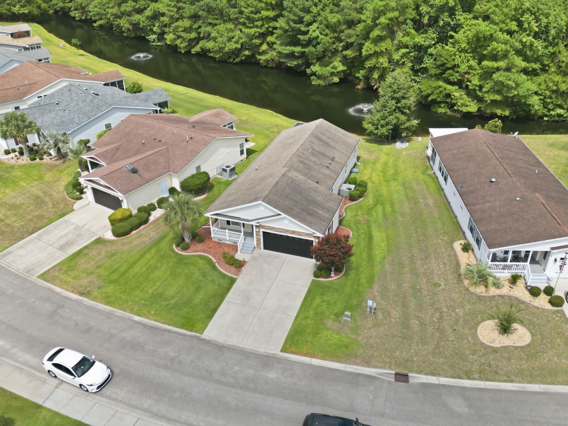 653 Lake Estates Ct. Photo 35
