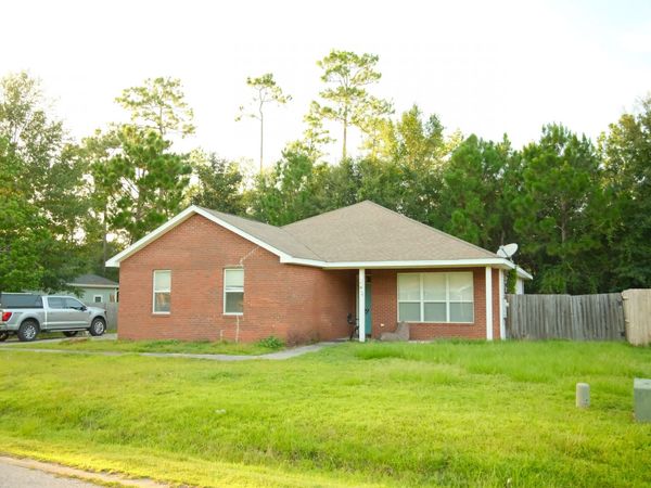 110 Village Lane, Freeport, FL 32439