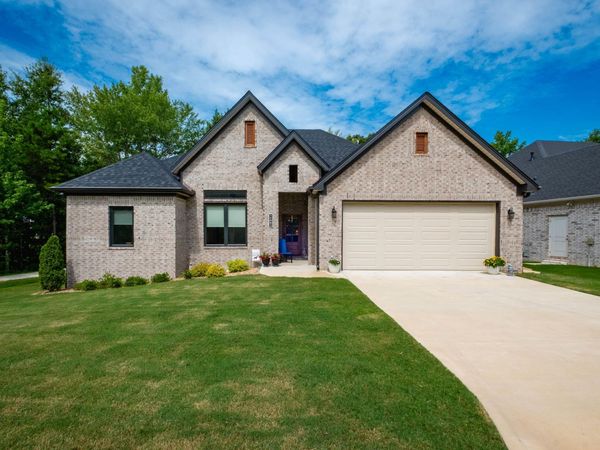 15001 Matterhorn Loop, Maumelle, AR 72113