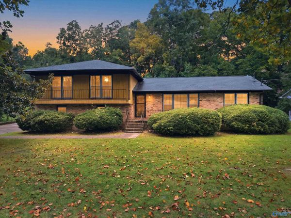 8008 Hickory Hill Lane SE, Huntsville, AL 35802