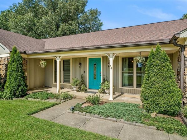 2605 SURREY WOOD DR, Bartlett, TN 38134