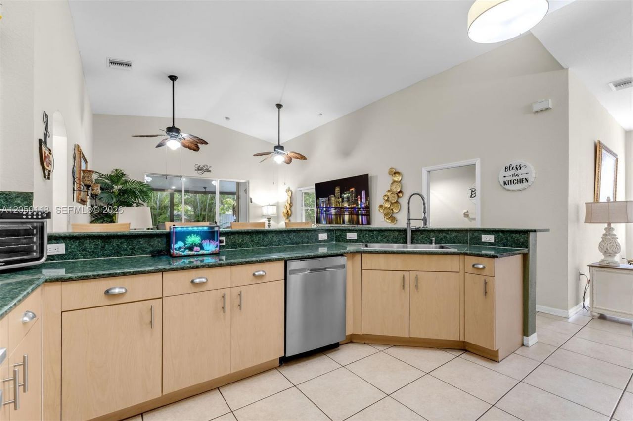 6265 SW 161st Pl, Miami, FL 33193 Photo