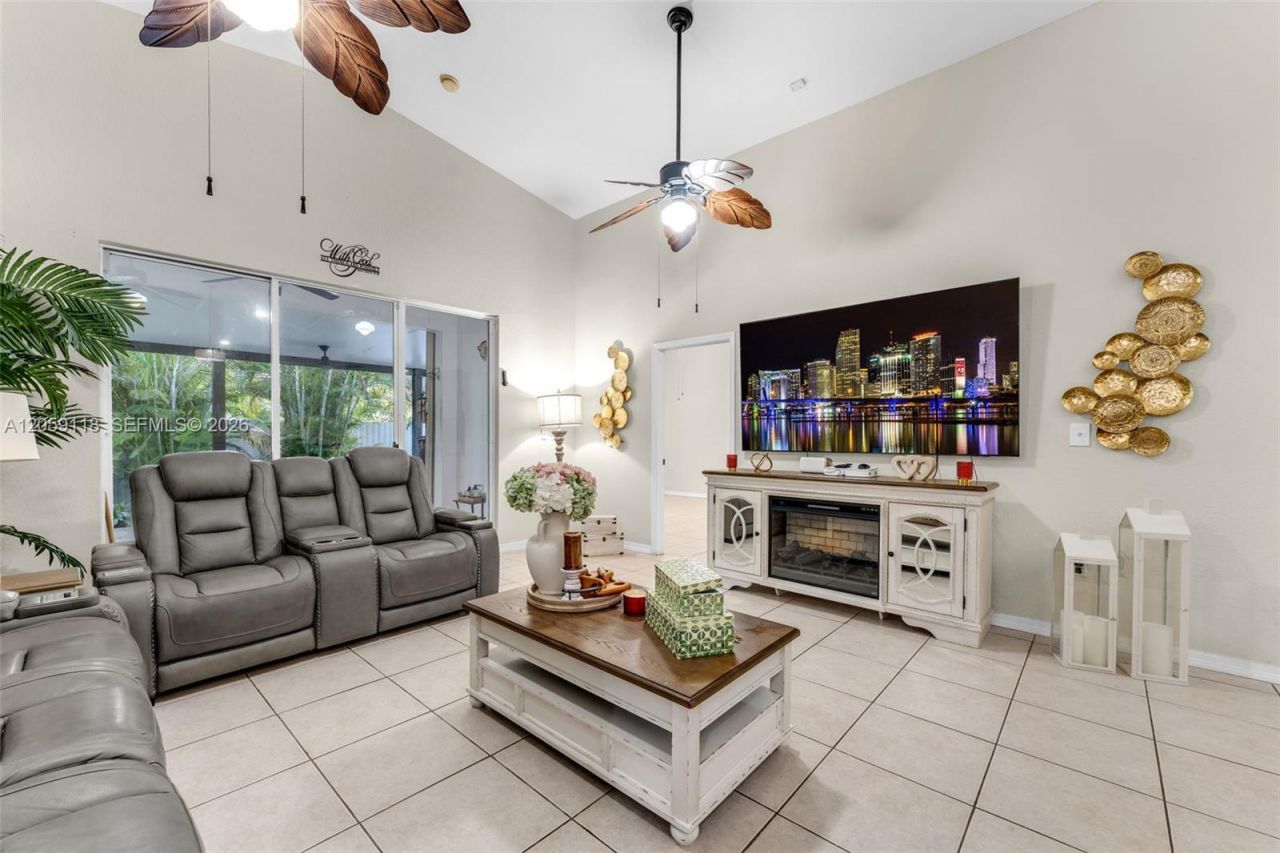 6265 SW 161st Pl, Miami, FL 33193 Photo