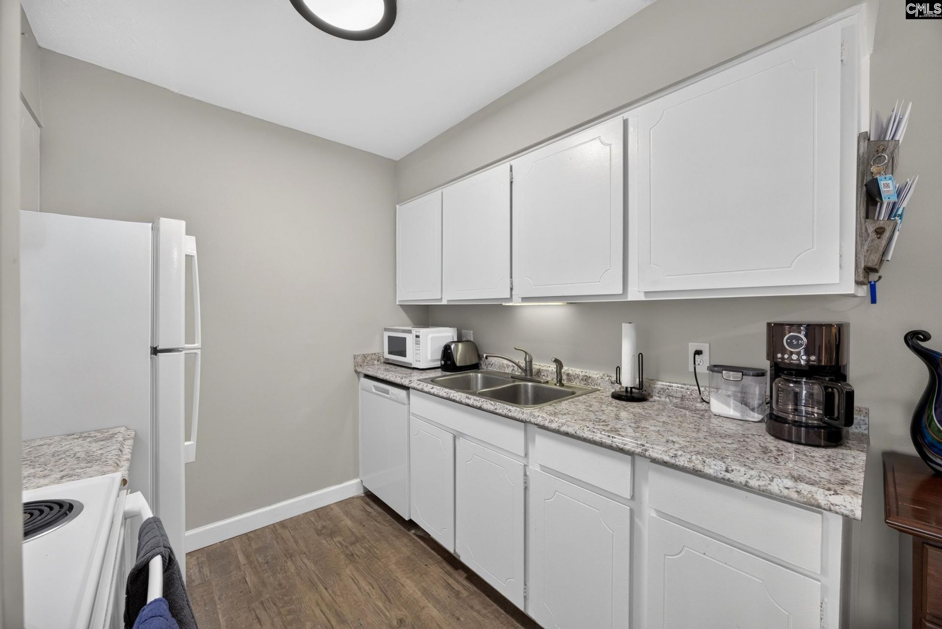 1409 Old Manor Road  Photo 9