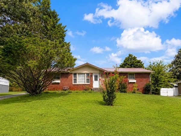 204 Lakeshore Dr , McMinnville, TN 37110