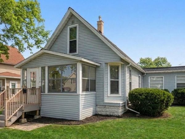 218 N Hadsall Street , Genoa, IL 60135