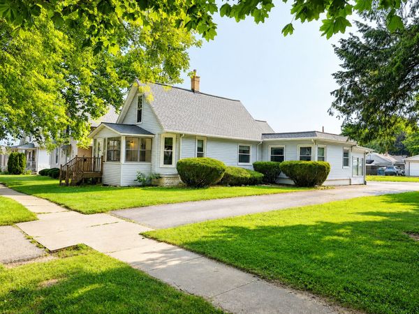 218 N Hadsall Street , Genoa, IL 60135