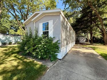 10450 6 Mile Road, Unit 18, Newton Township, Mi 49014