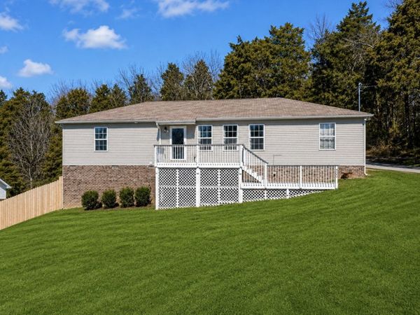 400 Due Ln, Columbia, TN 38401