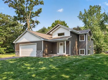 5832 Perry Avenue N, Crystal, MN 55429