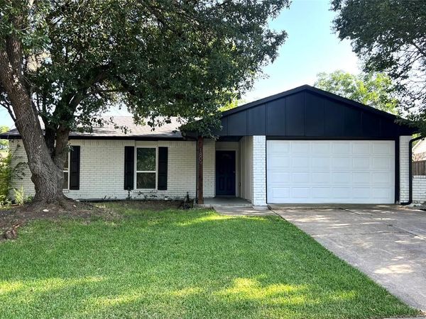 1809 Pilot Way , Garland, TX 75040