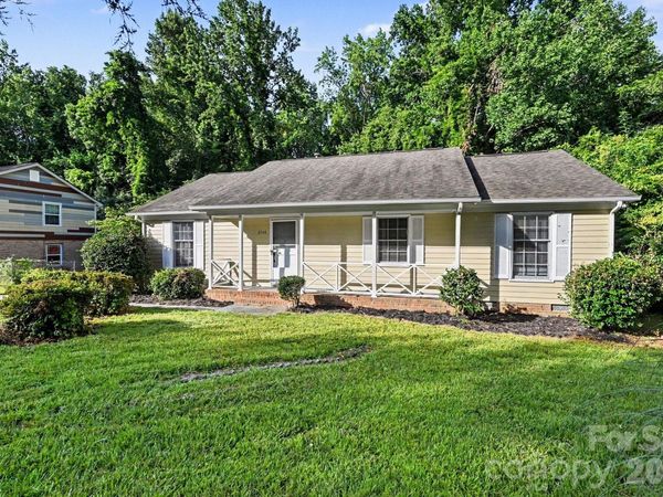 2726 Meadowcliff Drive , Charlotte, NC 28215