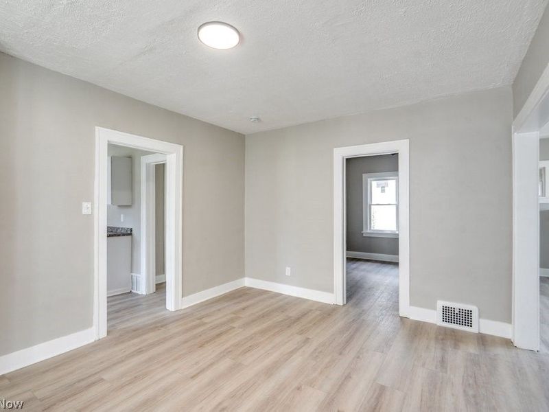 4131 E 146th Street, Cleveland, OH 44128 Photo 14
