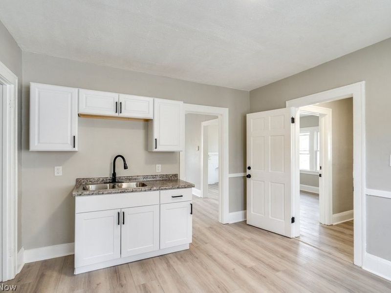 4131 E 146th Street, Cleveland, OH 44128 Photo 20