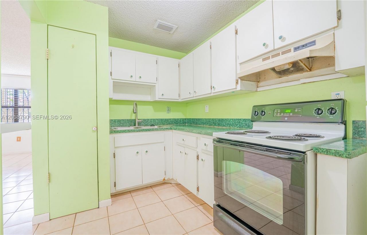 6660 SW 130th Ave , Unit 1701, Miami, FL 33183 Photo