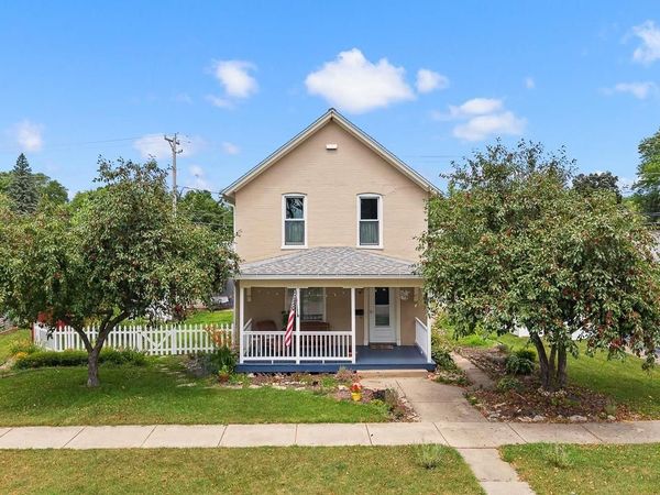 709 W Edgewater Street, Portage, WI 53901