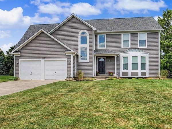 1933 Glen Meadow Way, Beavercreek, OH 45432