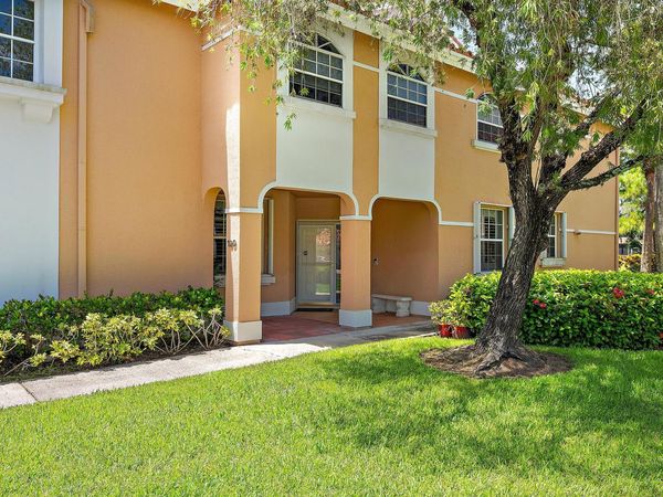120 LEGENDARY Circle, Palm Beach Gardens, FL 33418