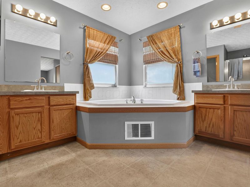 2710 Prairie Grass Drive, Lancaster, OH 43130 Photo 25