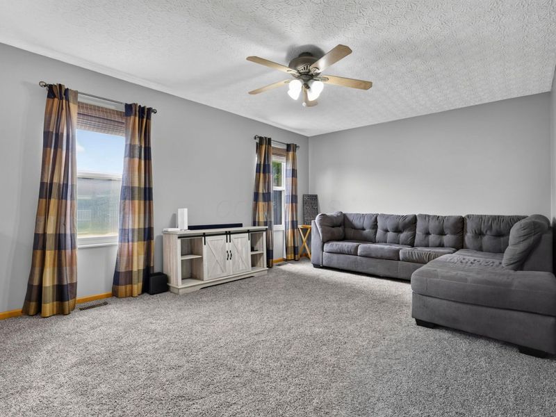 2710 Prairie Grass Drive, Lancaster, OH 43130 Photo 8
