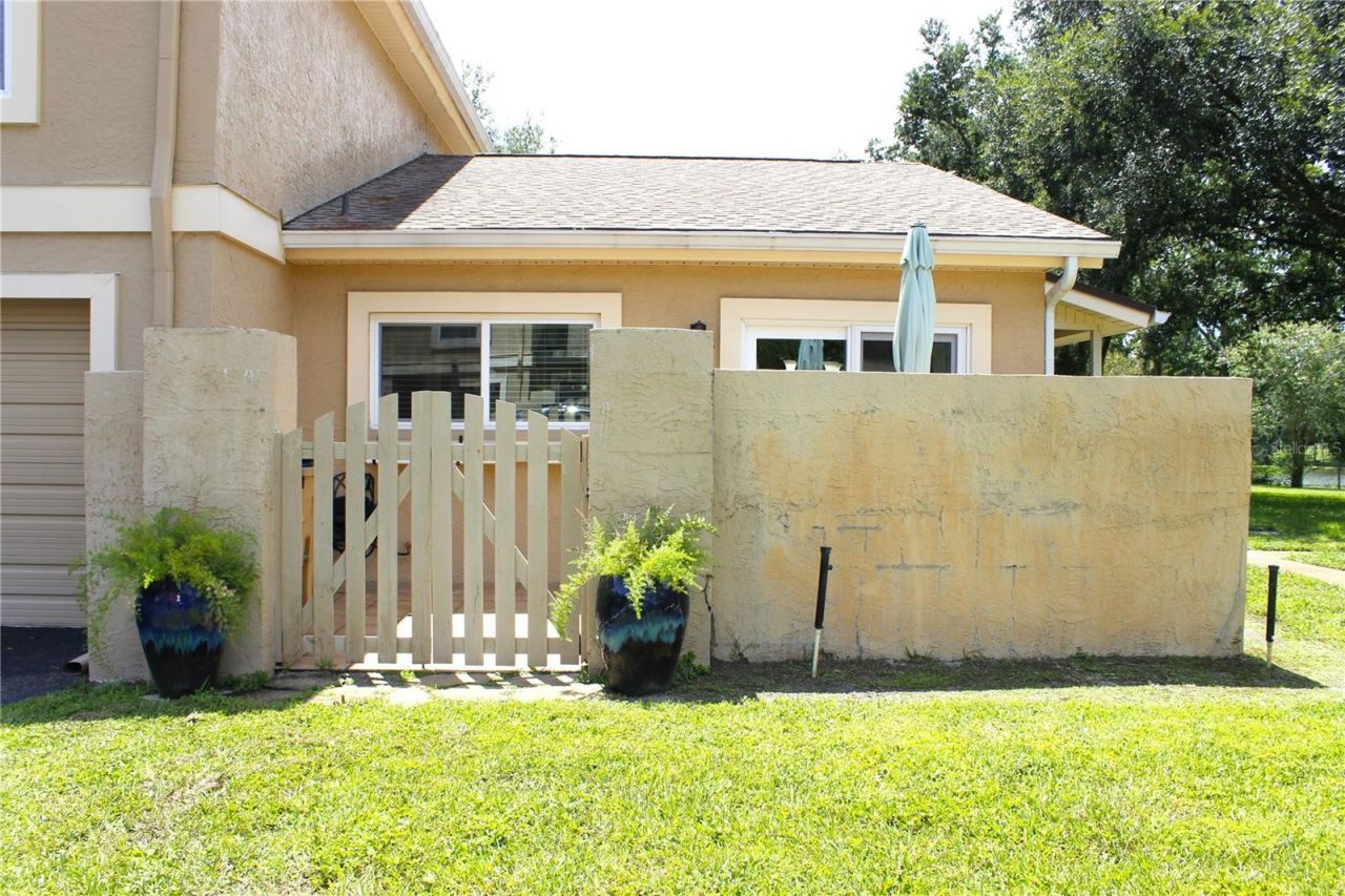 11861 Raintree Drive , Unit 65, Tampa, FL 33617 Photo