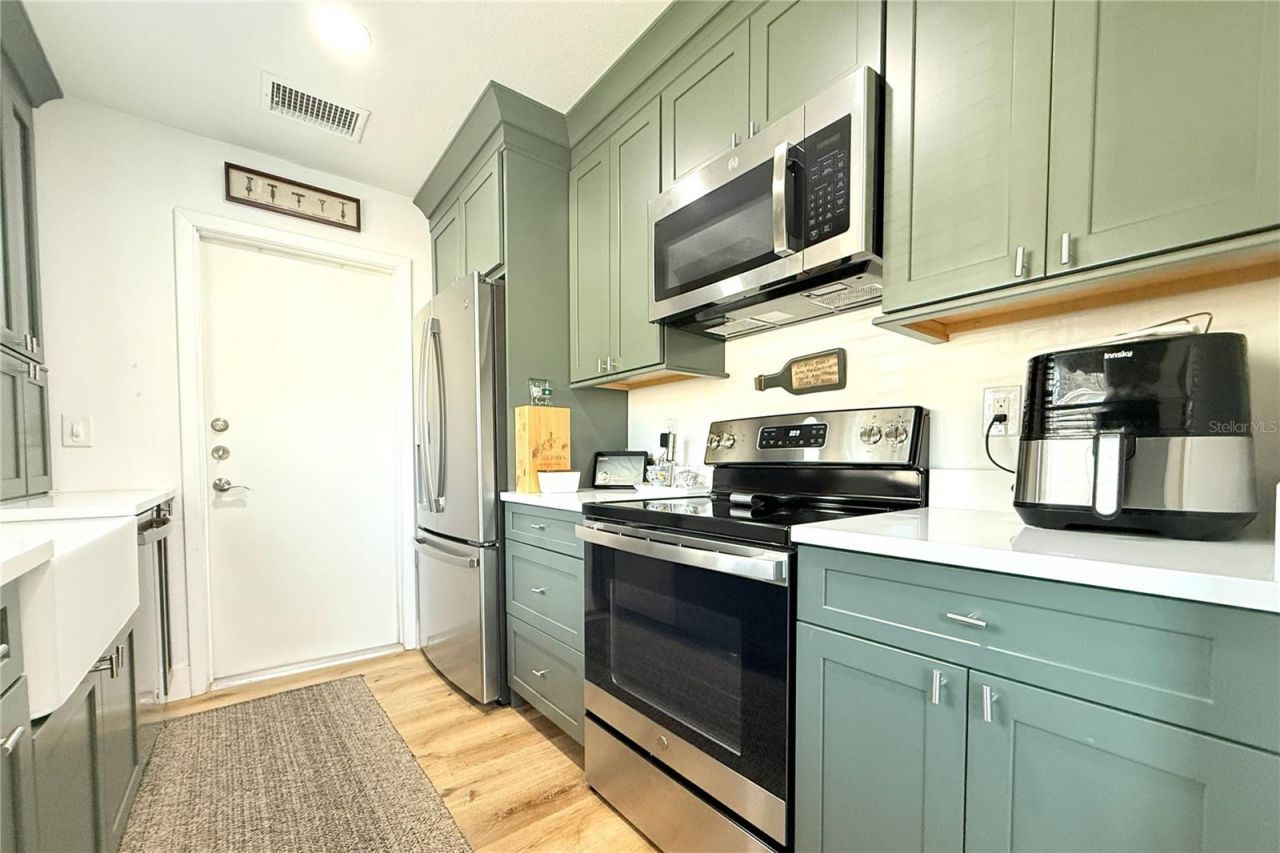 11861 Raintree Drive , Unit 65, Tampa, FL 33617 Photo